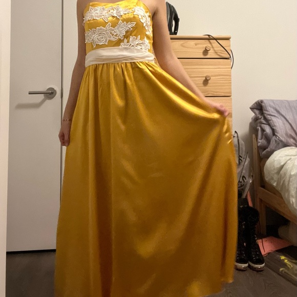 SOLD-Mustard long prom dress - Picture 2 of 6
